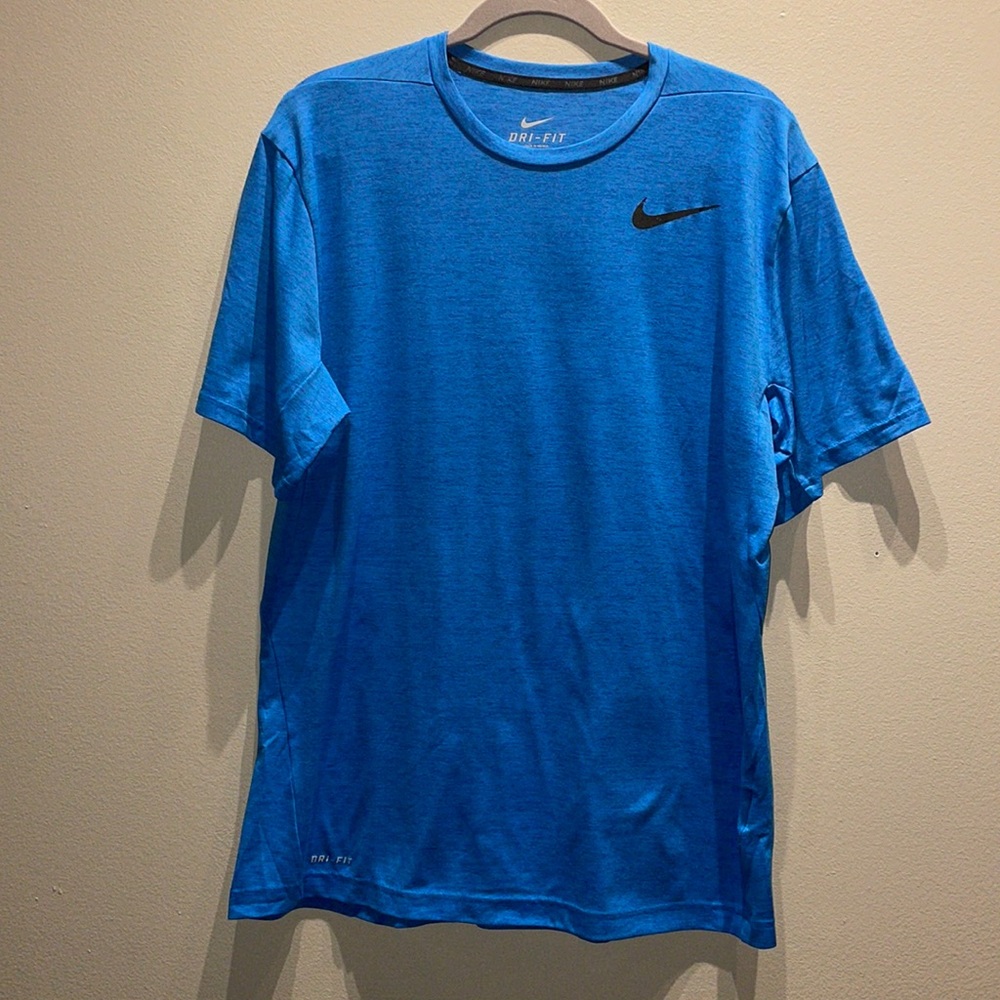 Nike dry fit blue T-shirt. Mens large. Good condition.